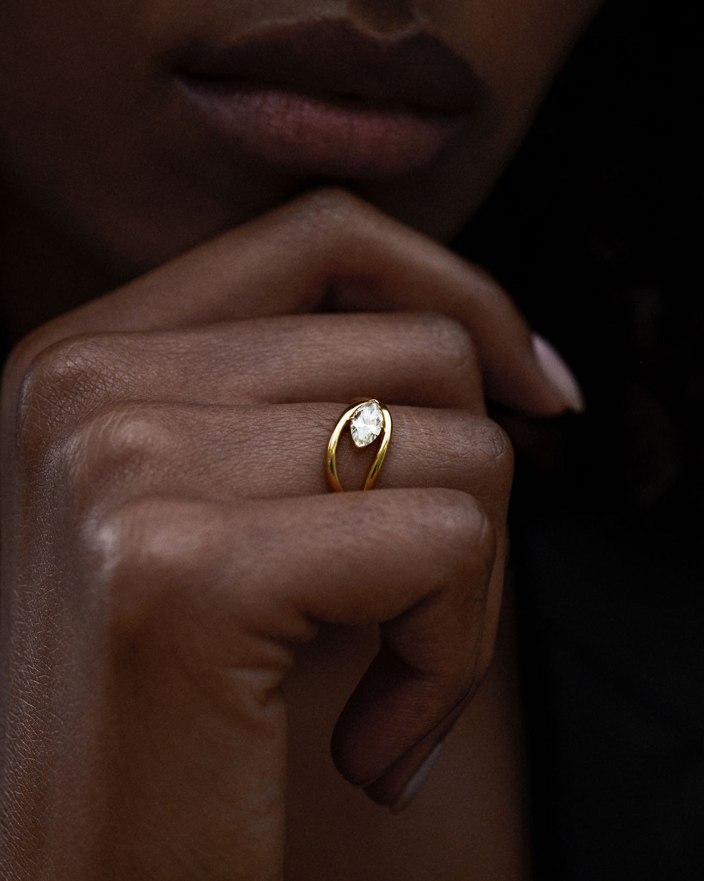 Floating Marquise 14k or 18k Whitegold Ring w. Lab-Grown Diamond