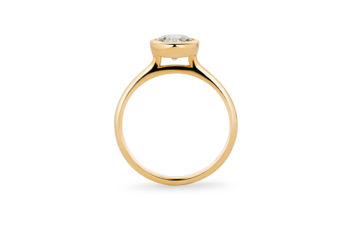Bezel 0.5 CT 14k or 18k Gold Ring w. Lab-Grown Diamond
