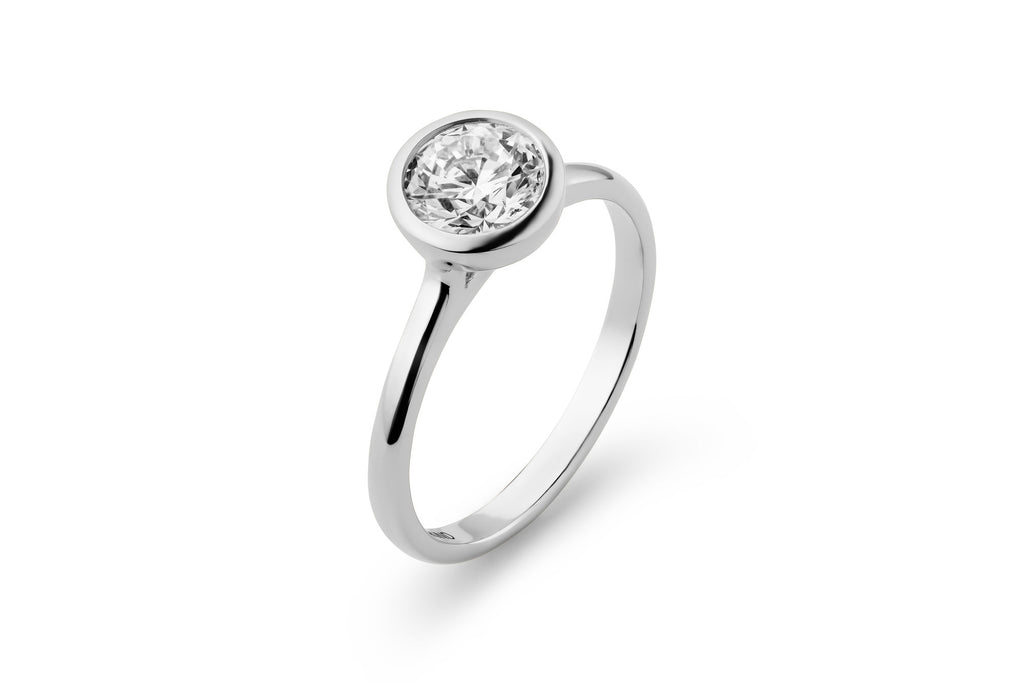 Bezel 1.0 CT 14k or 18k Whitegold Ring w. Lab-Grown Diamond