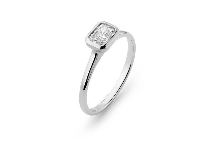 East West Radiant Bezel 14k or 18k Whitegold Ring w. Lab-Grown Diamond