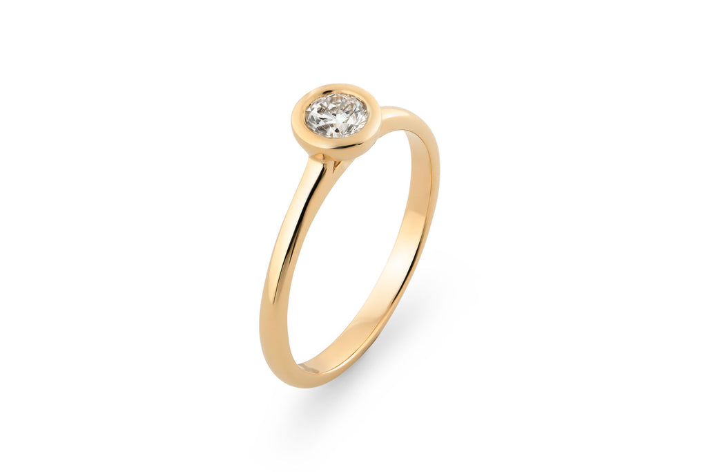 Bezel 0.3 CT 14k or 18k Gold Ring w. Lab-Grown Diamond