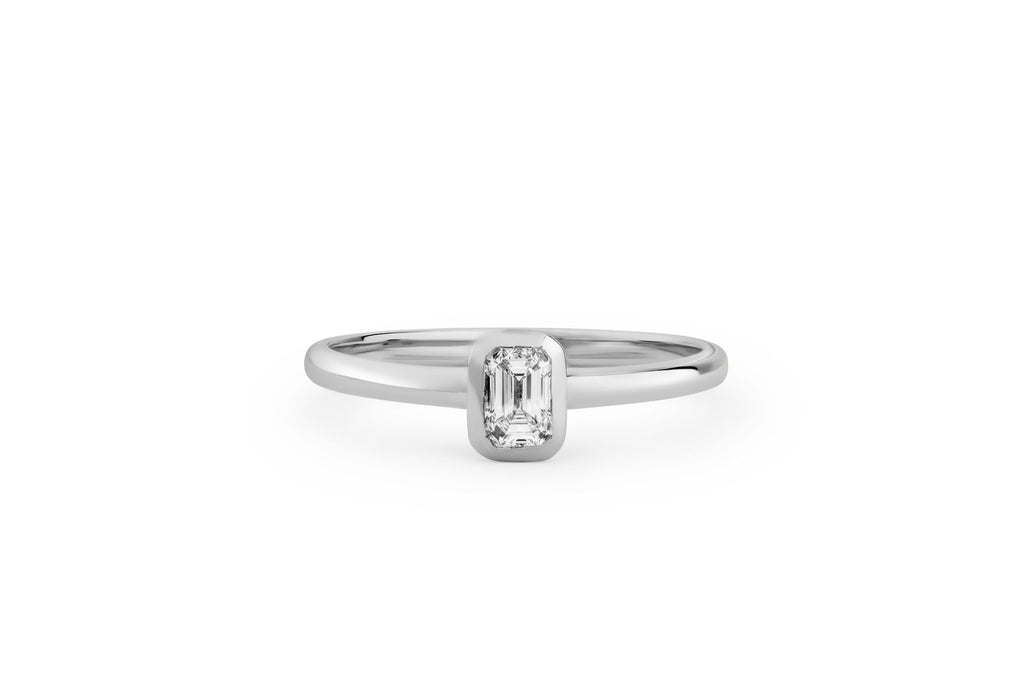 Radiant Bezel 0.3 CT 14k or 18k Whitegold Ring w. Lab-Grown Diamond