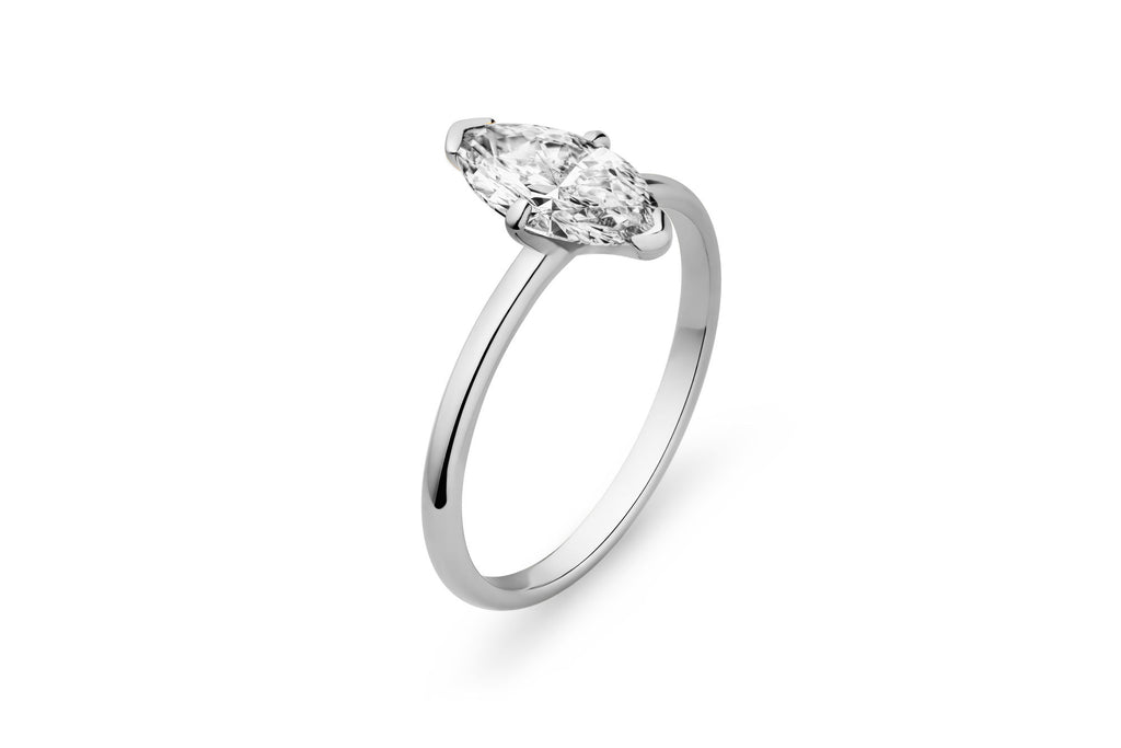 Marquise 0.5 CT 14k or 18k Whitegold Ring w. Lab-Grown Diamond