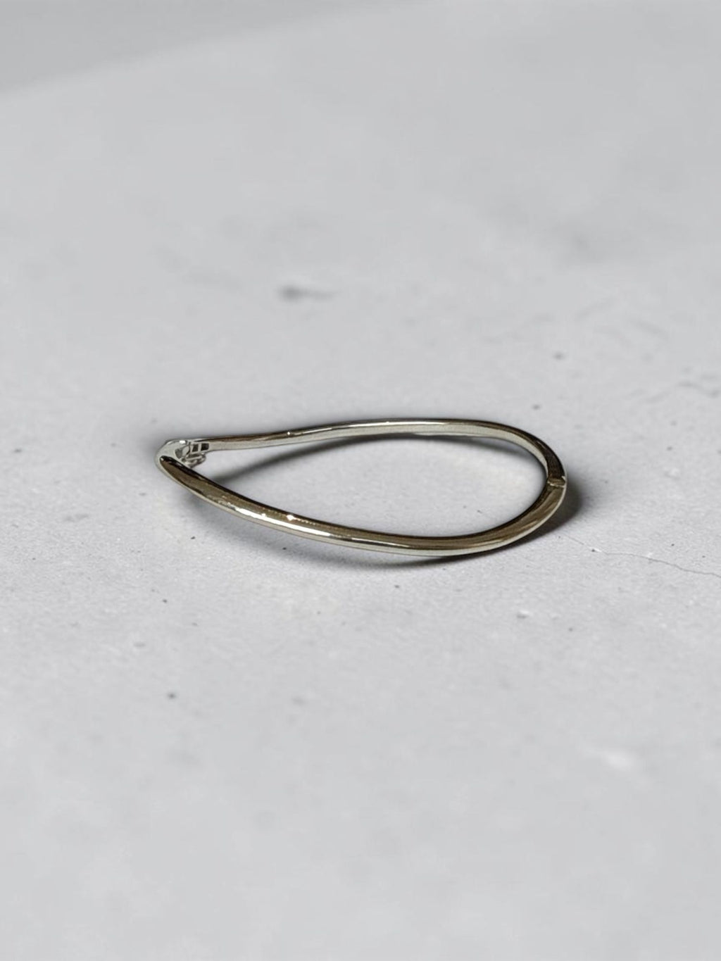 Allure Slim 14K White Gold Bangle