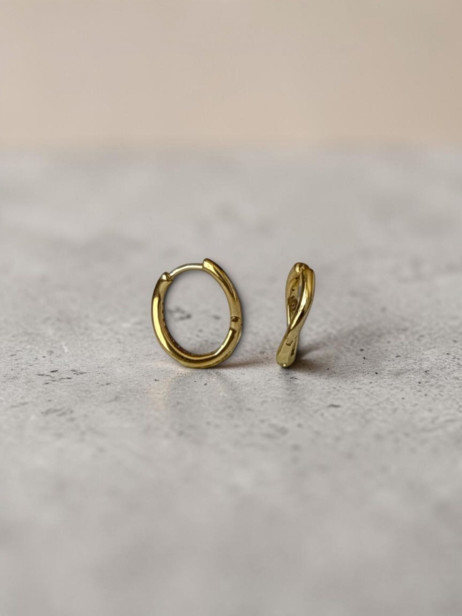Allure Slim 14K Gold Hoop Small