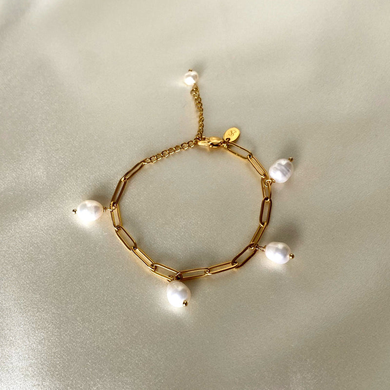 Drop 18K Gold Plated Bracelet w. Pearls