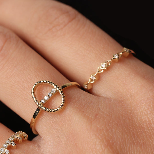 Athena 18K Gold Ring w. Diamonds