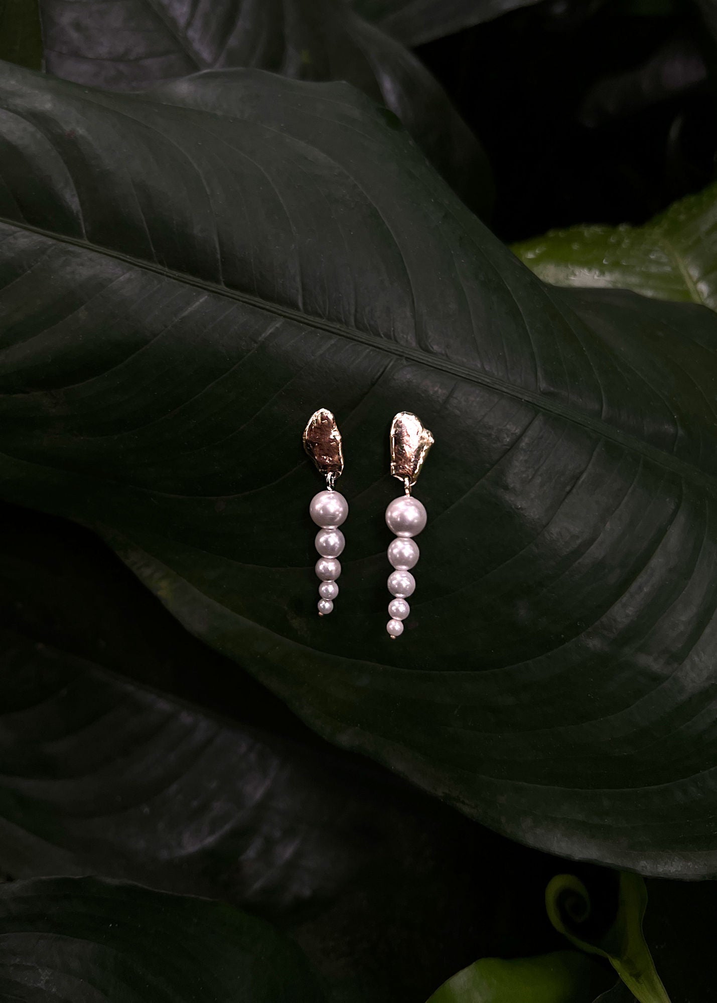 Elysia Aurora 14k Gold Earring w. Pearls