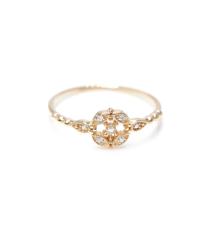 Sweet Romance 18K Gold Ring w. Diamonds