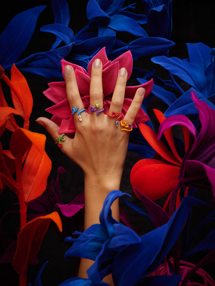 Baby Vine Tenrdil 9K Gold Blue Ring w. Crystal