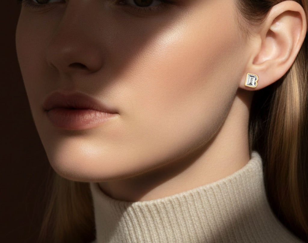 Alphabet Initial B 18K Gold, Whitegold or Rosegold Stud Earrings w. Solitaire Lab-Grown Diamond