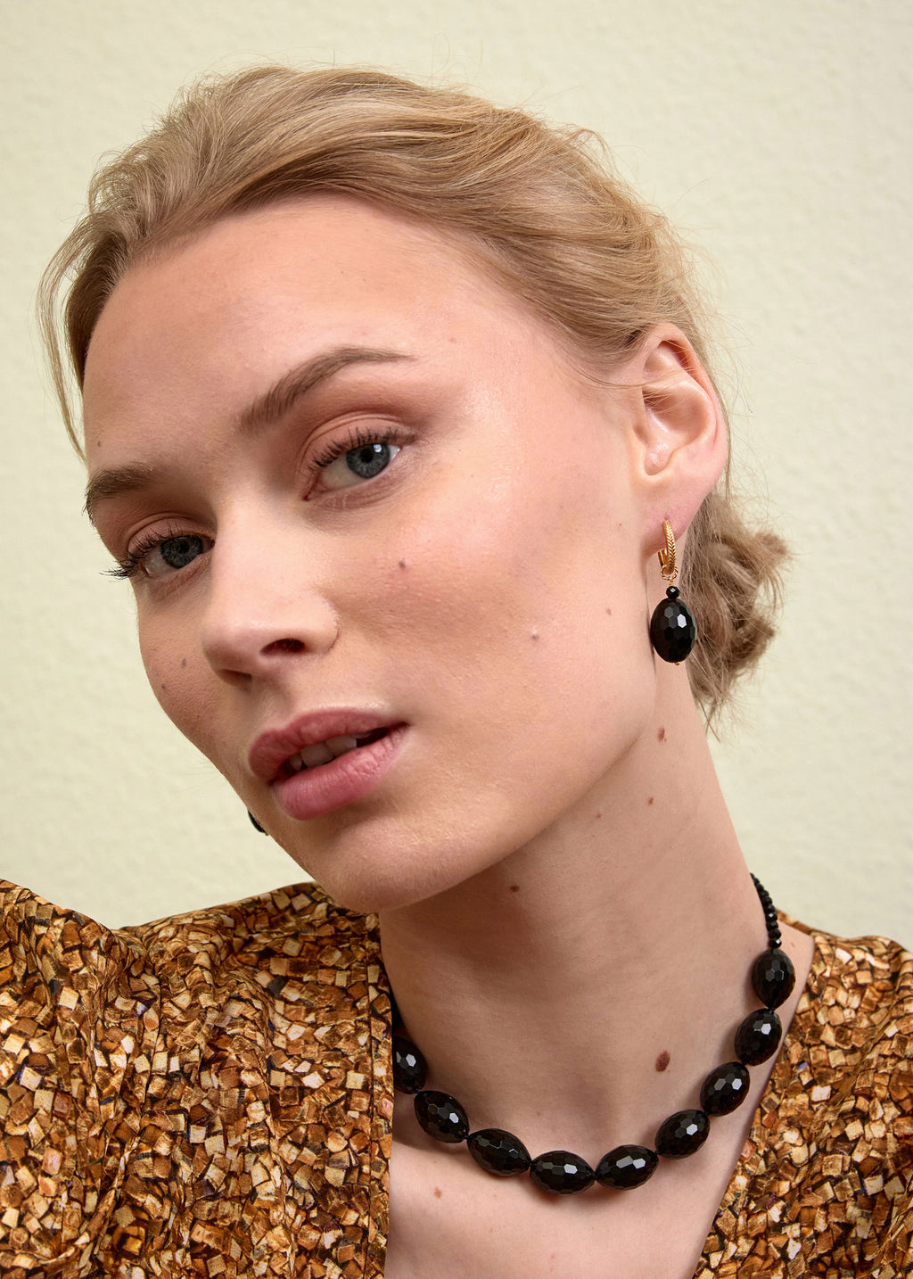 Edith Gold Plated Earrings w. Black Agate & Black Spinel