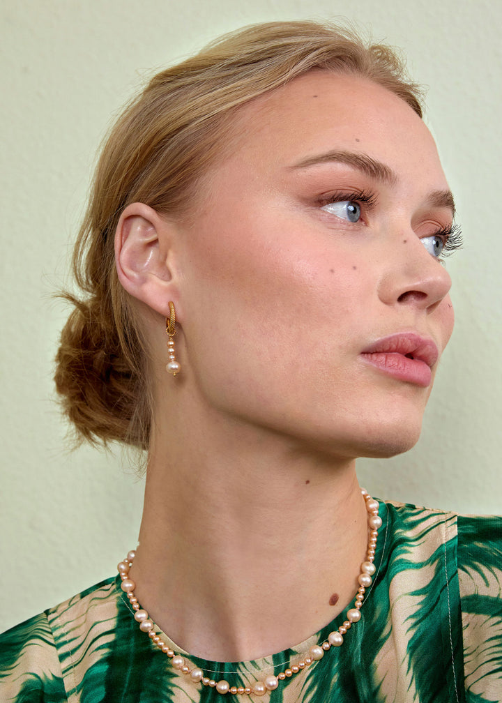 Madeleine Gold Plated Hoops w. Pearl