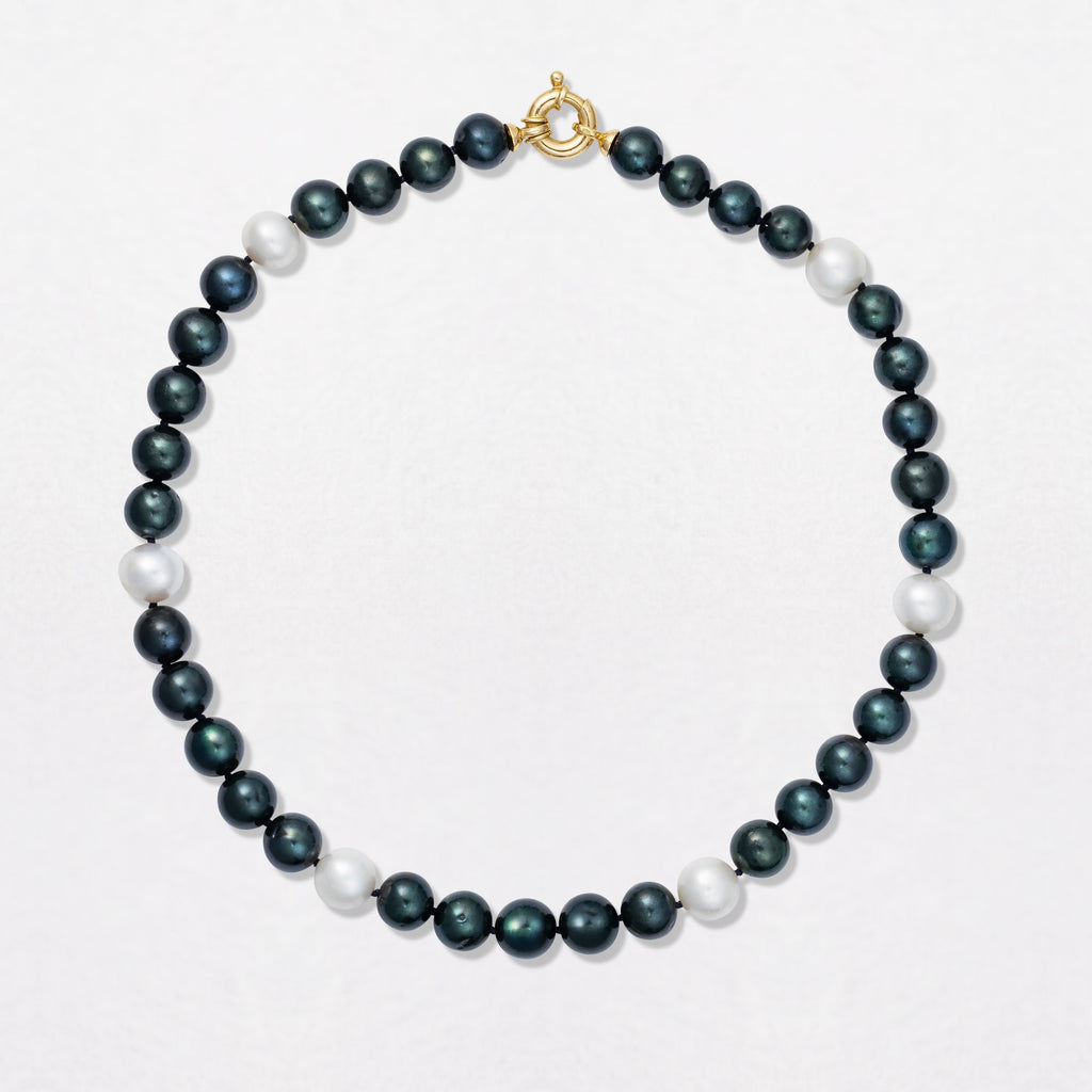 Pebble Black & White Pearl Necklace