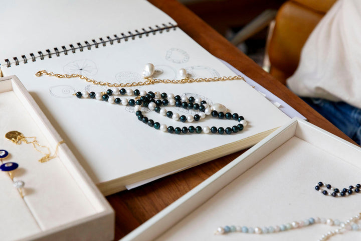 Pebble Monochrome 18K Gold Necklace