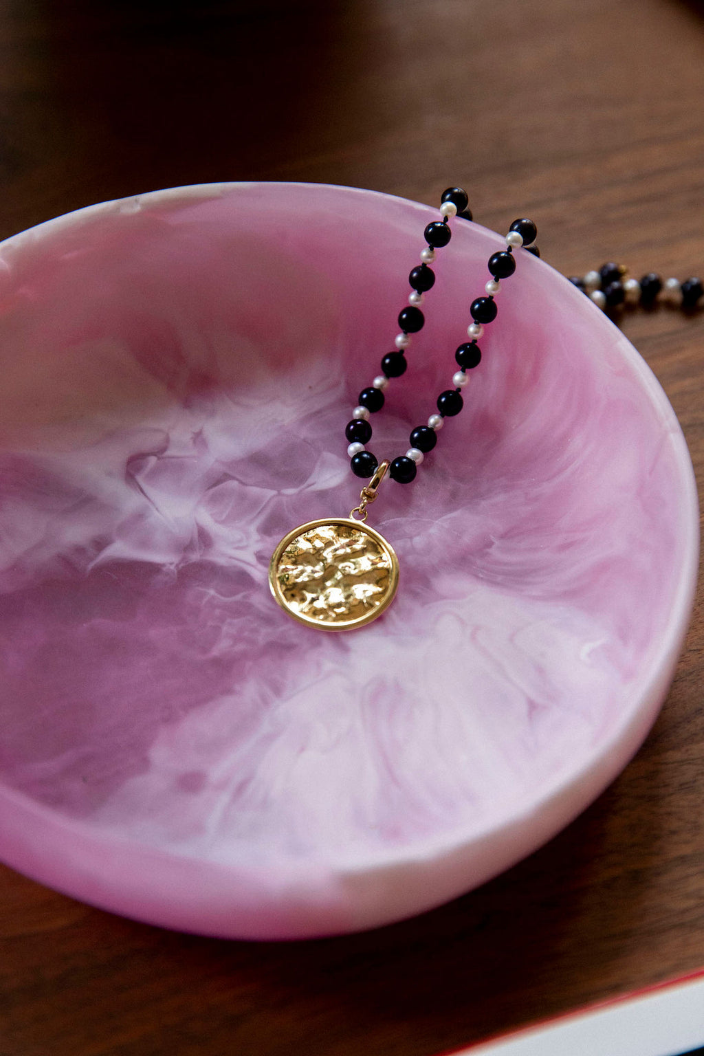 Small Pebble Monochrome 18K Gold Necklace