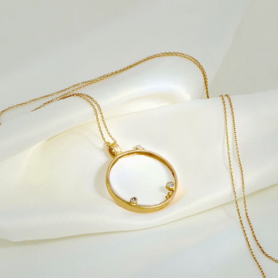 Bonoculo 18K & 22K Gold Necklace w. Diamonds
