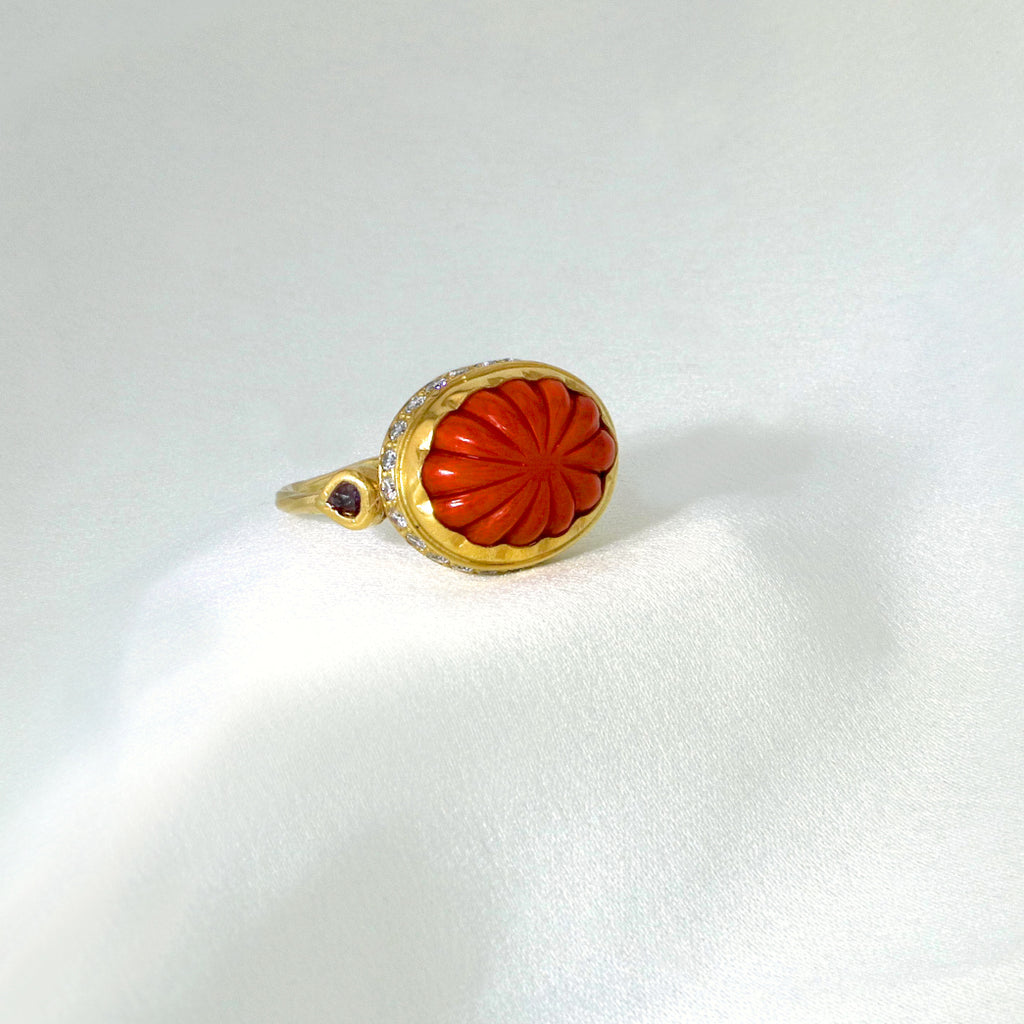 Cocktail 18K & 22K Gold Ring w. Diamonds & Coral