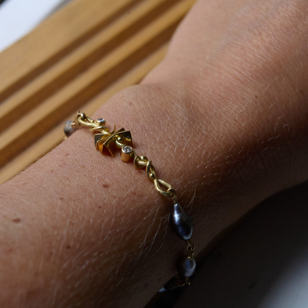 Dragon Seafire 22K Gold Bracelet w. Thaiti Keshi Pearl & Diamonds