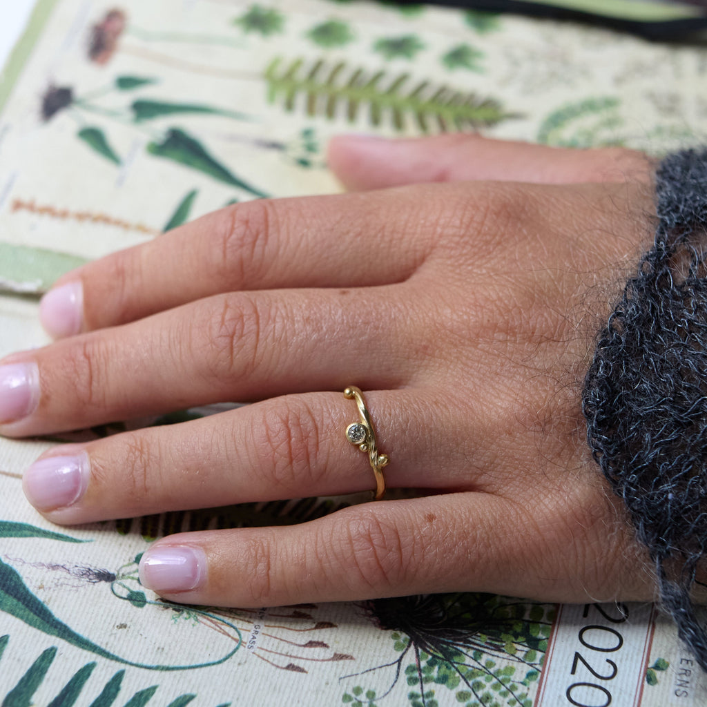 Seafire 22K Gold Ring w. Diamond