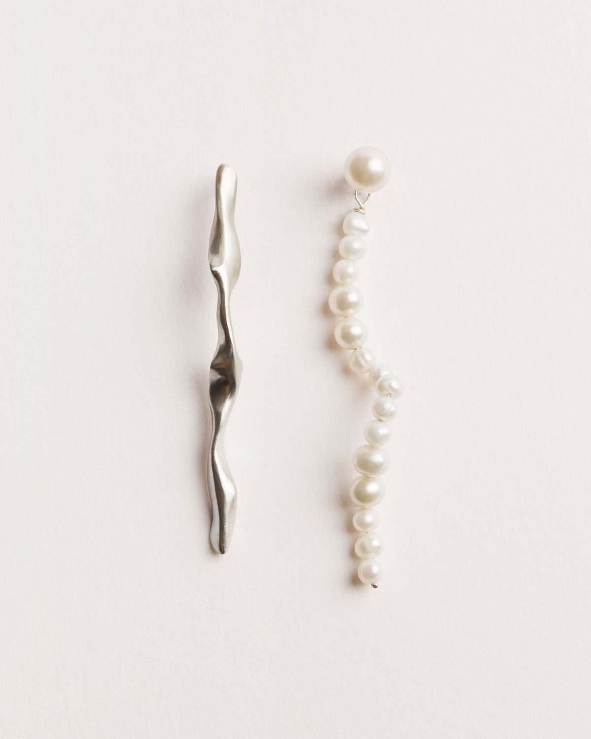 Trama Silver Earrings w. Freshwater Pearls