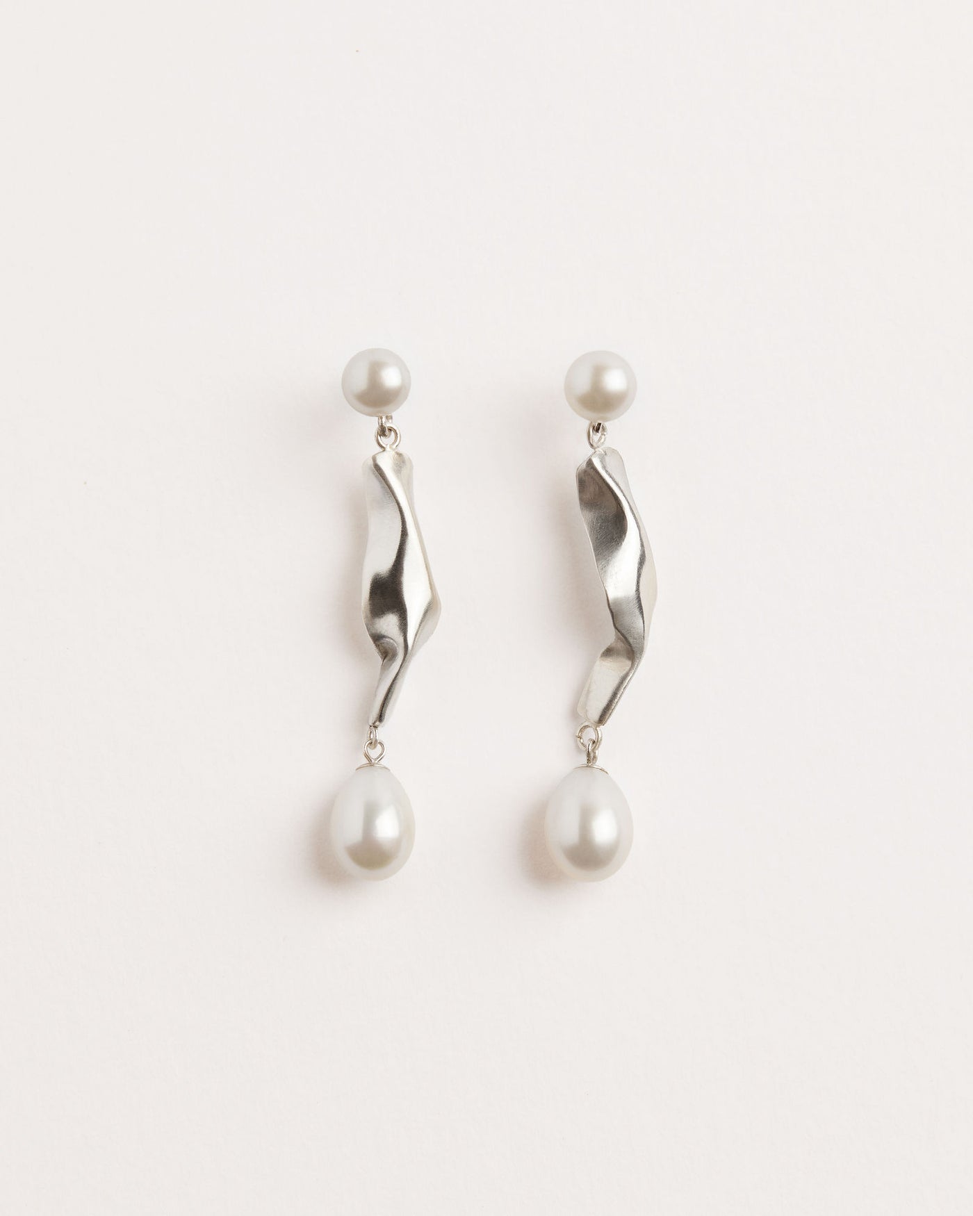Velo Silver Earrings w. Freshwater Pearls