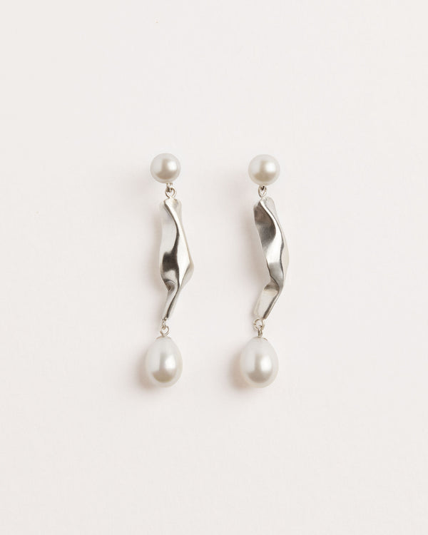 Velo Silver Earrings w. Freshwater Pearls