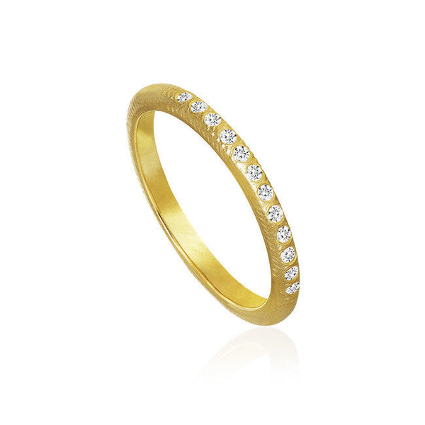 Curve 18K Gold Ring w. 12 Diamonds