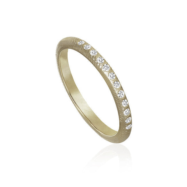 Curve 18K Whitegold Ring w. 12 Diamonds