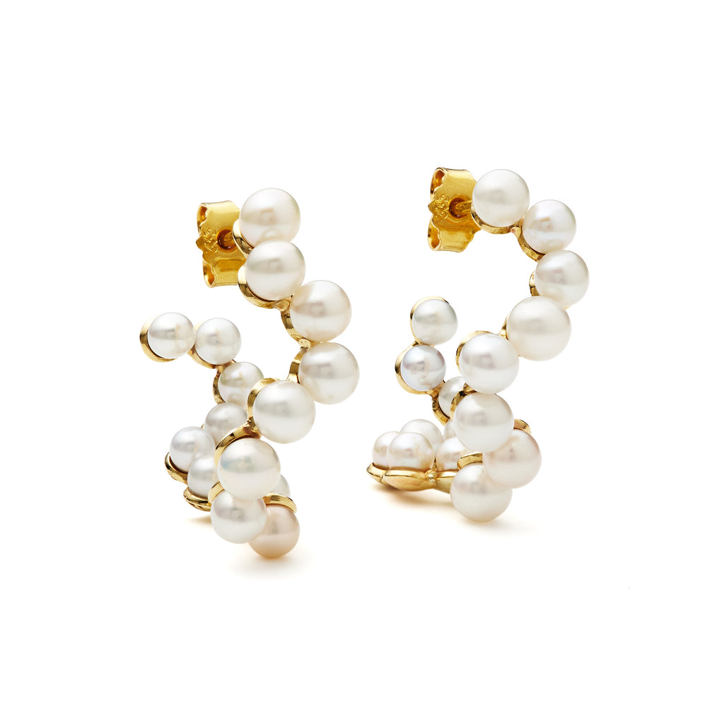 Curves 11 Gold Hoops w. Pearls