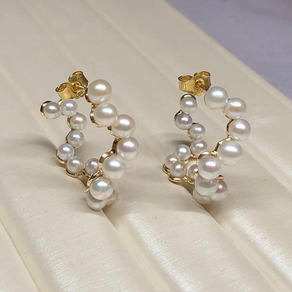 Curves 11 Gold Hoops w. Pearls