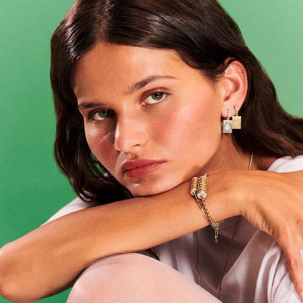 Âme Charms mono 18K Gold Earring w. Lab-Grown Diamonds