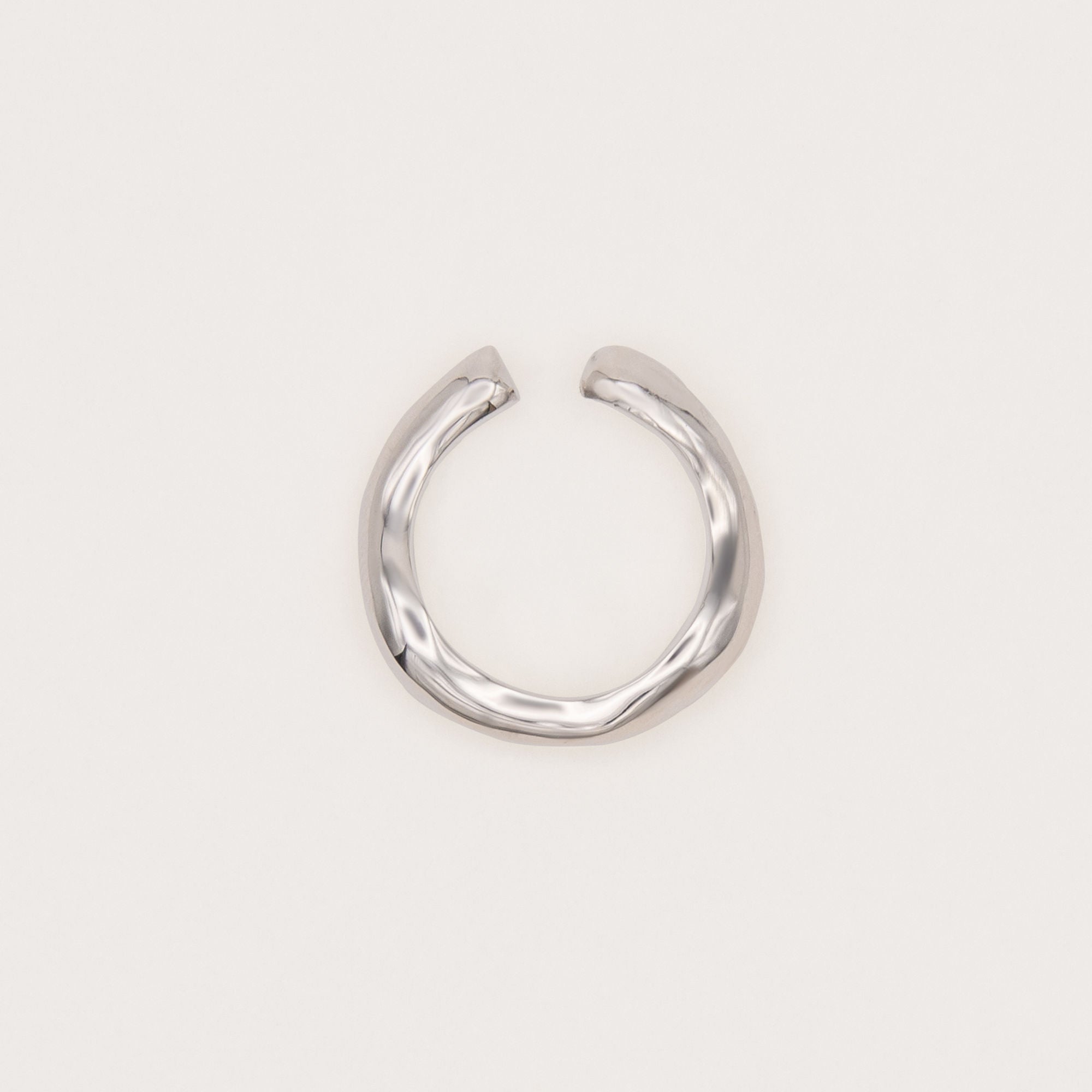 Curvas Silver Ear Cuff