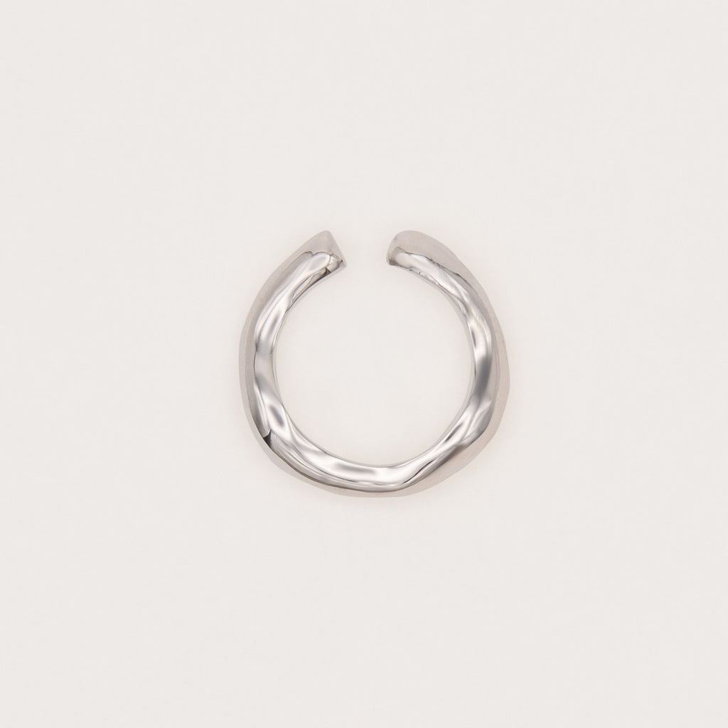 Curvas Silver Ear Cuff