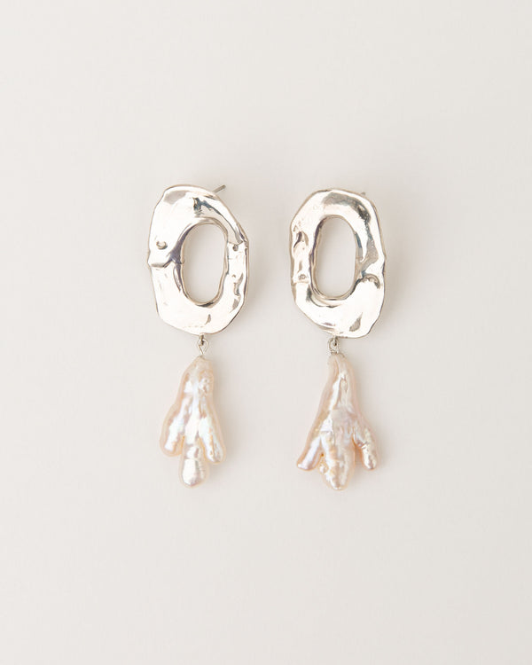 Agua Silver Earrings w. Biwa Pearls