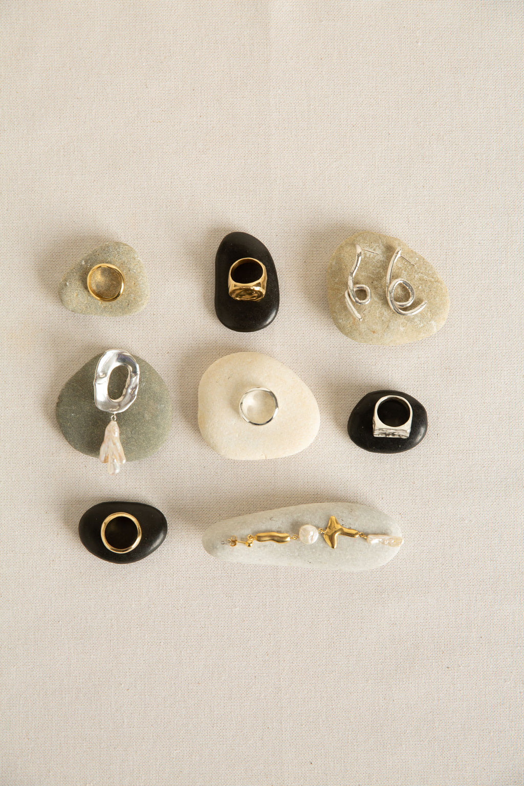 Agua Silver Earrings w. Biwa Pearls