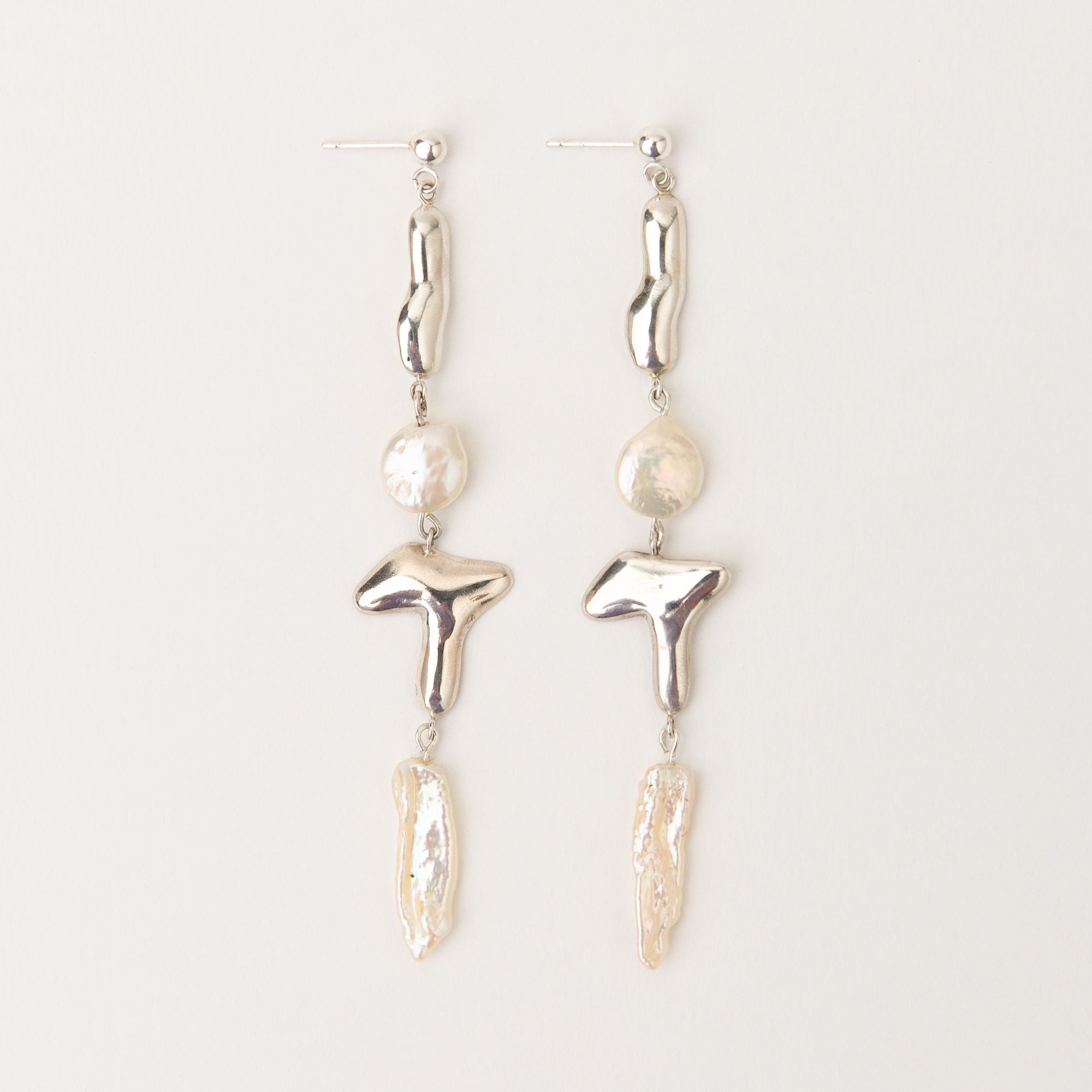 Amuleto Silver Earrings w. Biwa Pearls