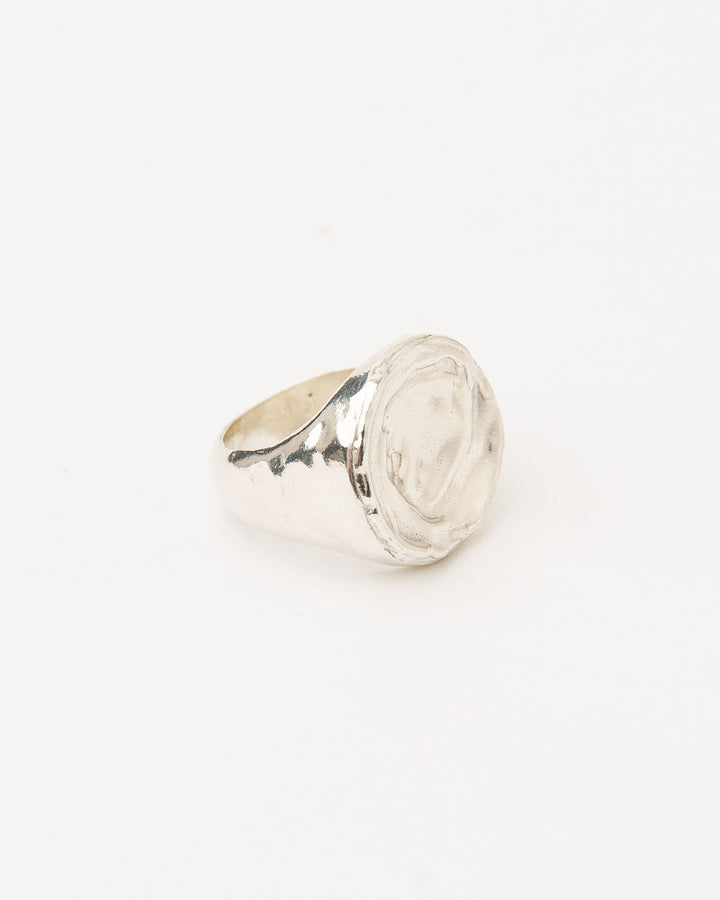 Areia Round Silver Signet Ring