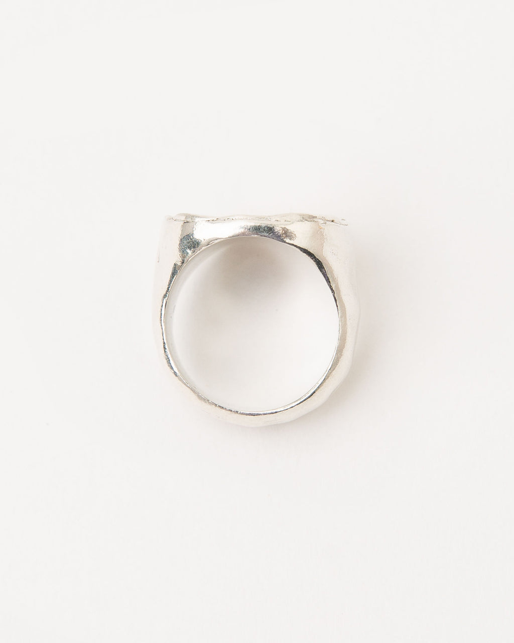 Areia Round Silver Signet Ring