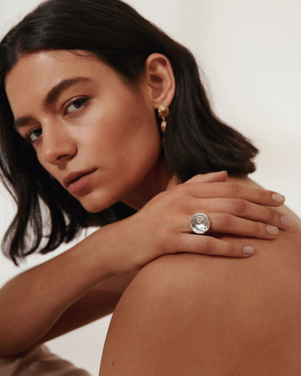 Areia Round Silver Signet Ring