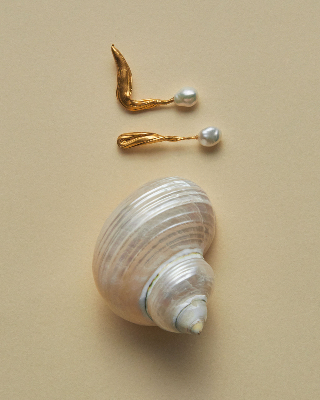 IPE Gold Plated Earrings w. Natural Keshi Pearls