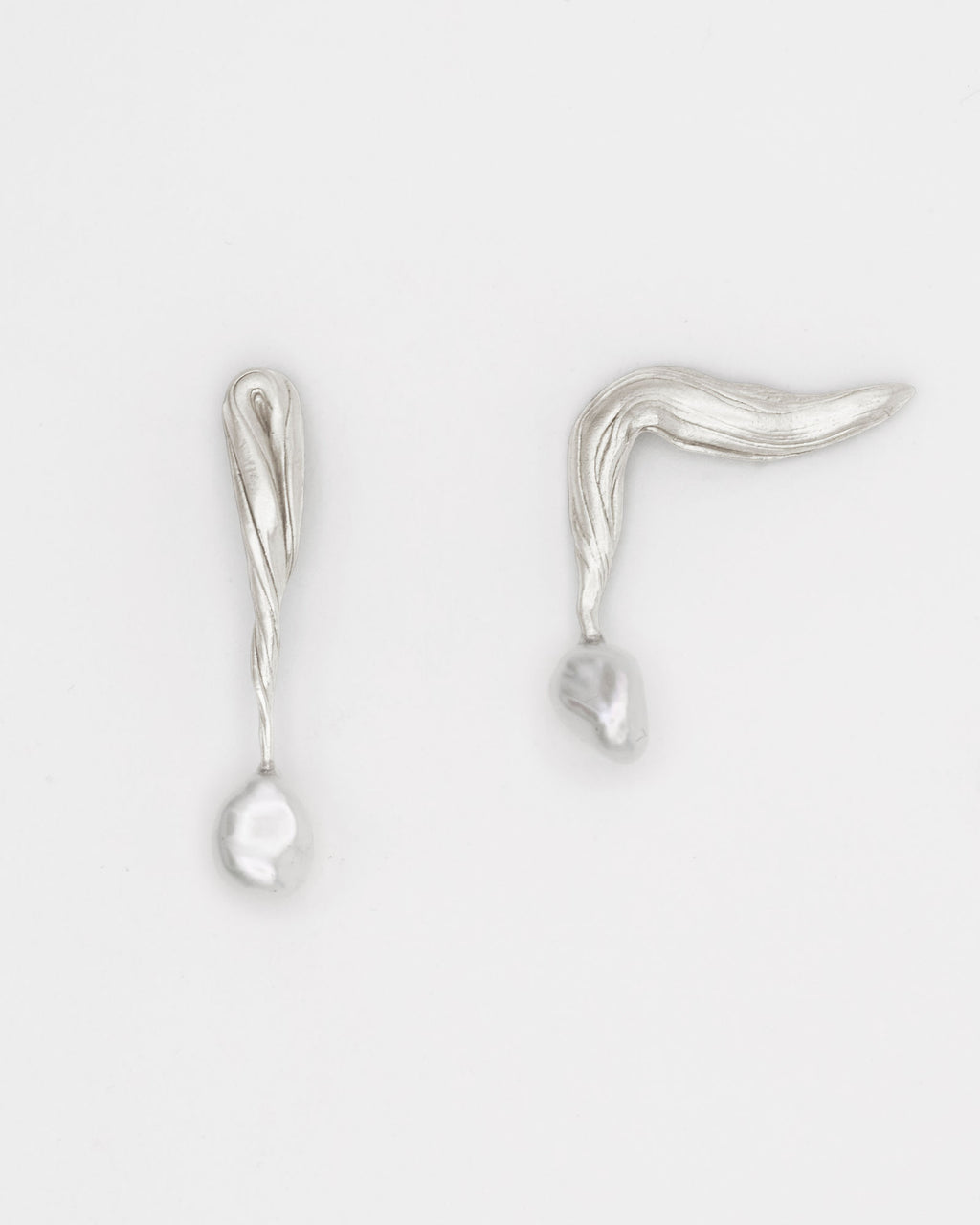 IPE  Silver Earrings w. Natural Keshi Pearls