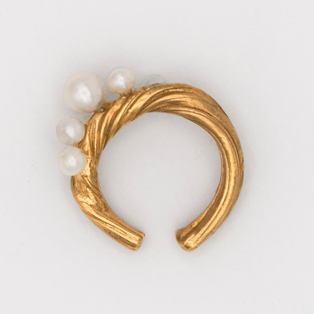 Inga Gold Plated Ear Cuff w. Freshwater Pearls