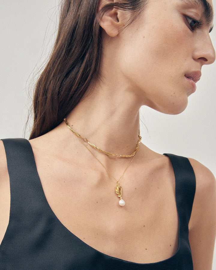 Perola Cumaru Gold Plated Necklace w. Baroque Pearl