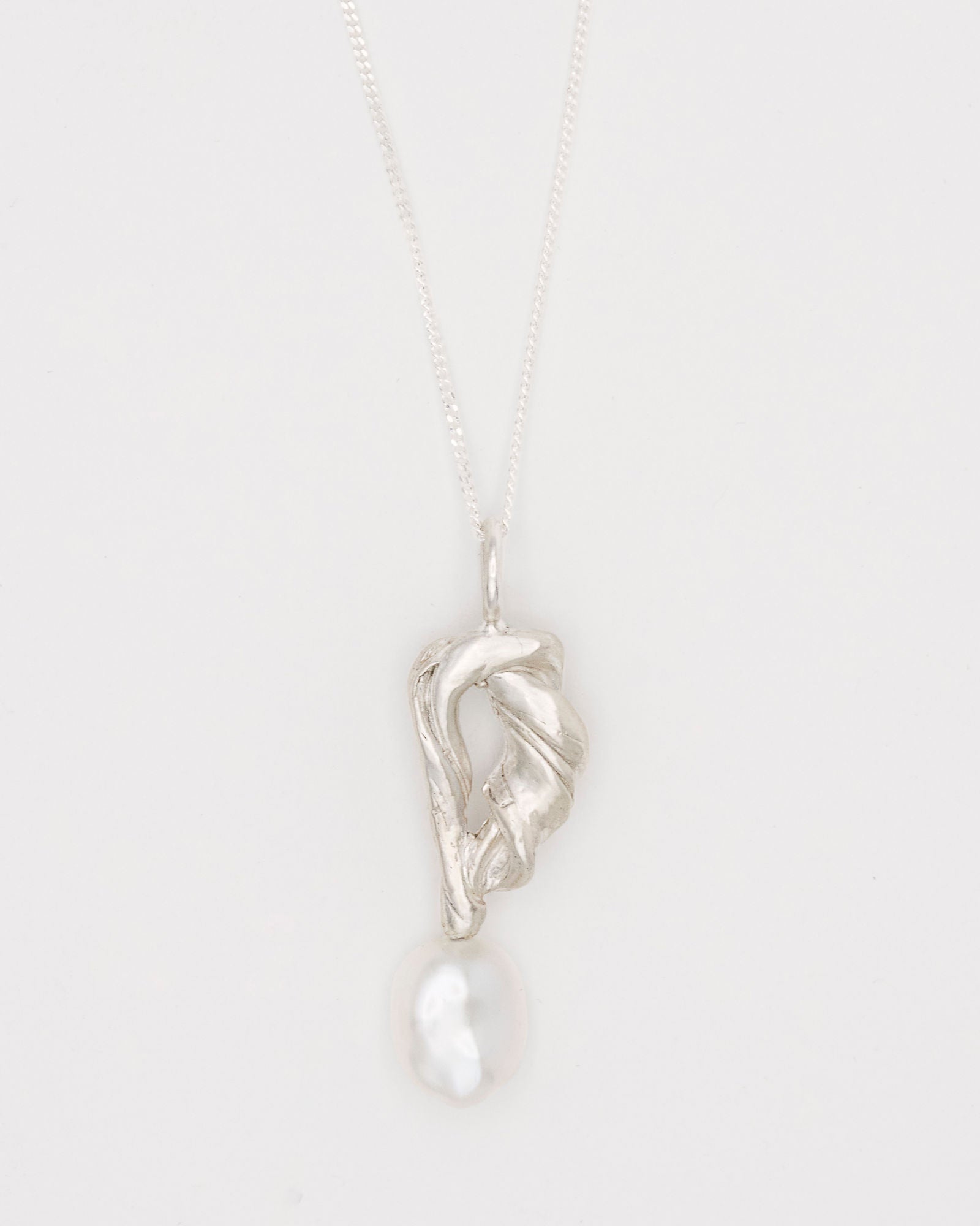 Perola Cumaru Silver Necklace w. Baroque Pearl