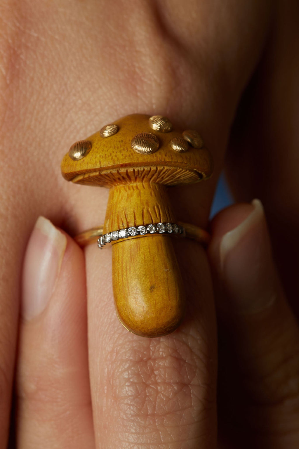 Carved Mushroom Wood 18K Gold Ring w. Diamond
