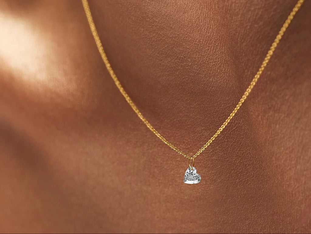 Forgyldt Halskæde m. Svævende Lab-Grown Hjerte Diamant