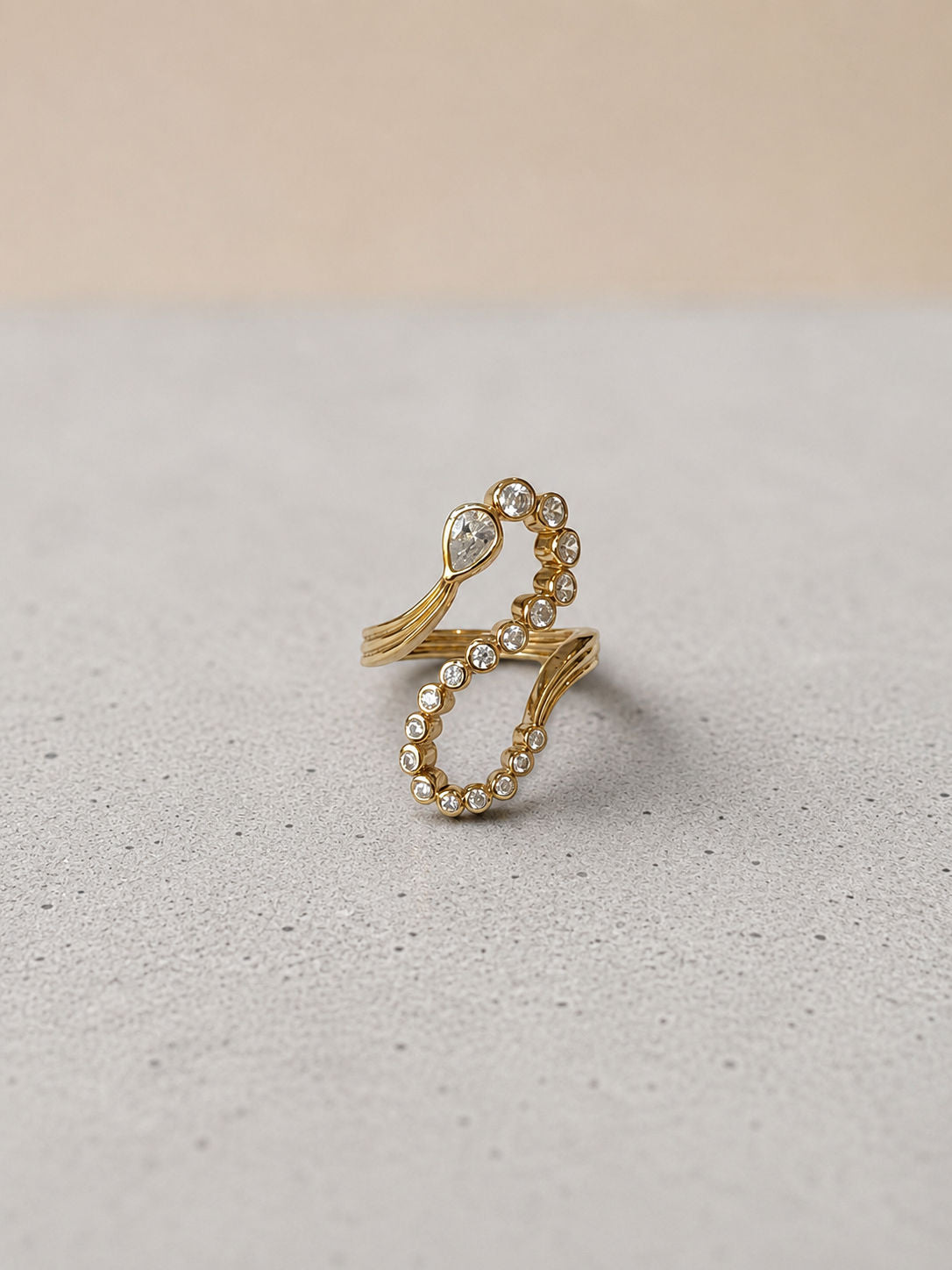 Poise Swell 14K Gold Ring w. Lab-Grown Diamonds