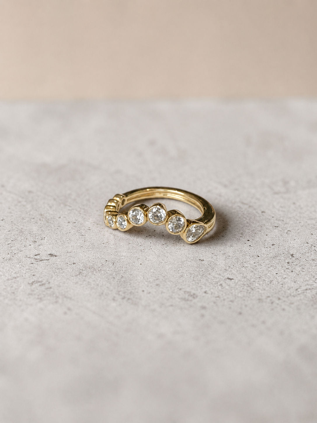 Poise Arc 14K Gold Ring w. Lab-Grown Diamonds