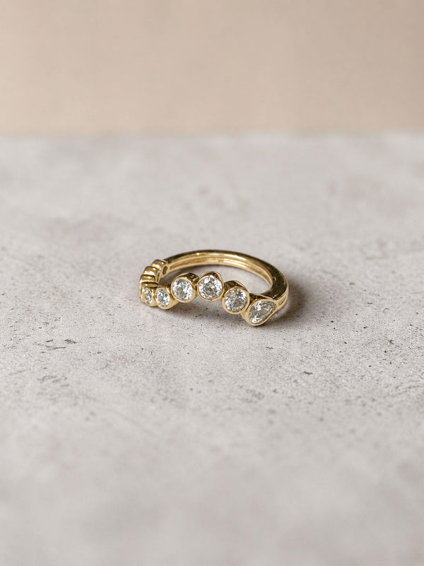 Poise Arc 14K Gold Ring w. Lab-Grown Diamonds